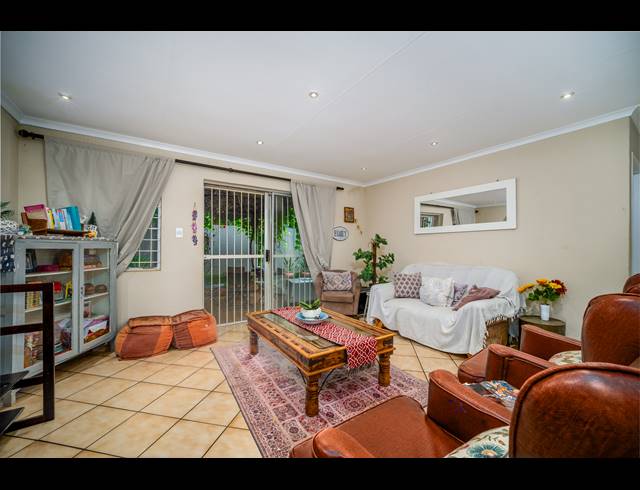 2 BEDROOM TOWNHOUSE FOR SALE IN NORTHWOLD